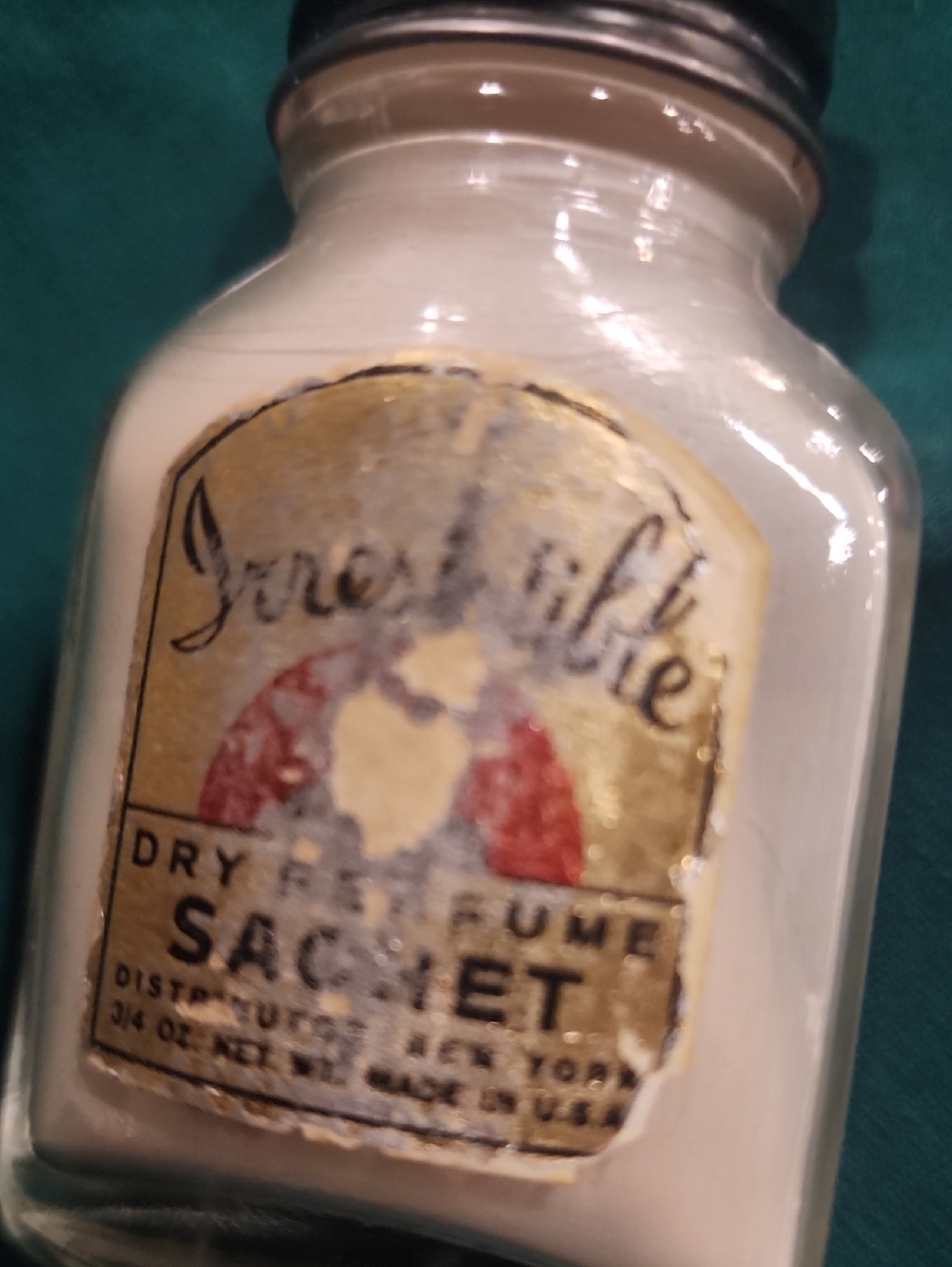 Irrisistible Cream Dry Perfume Sachet - Cream Scent